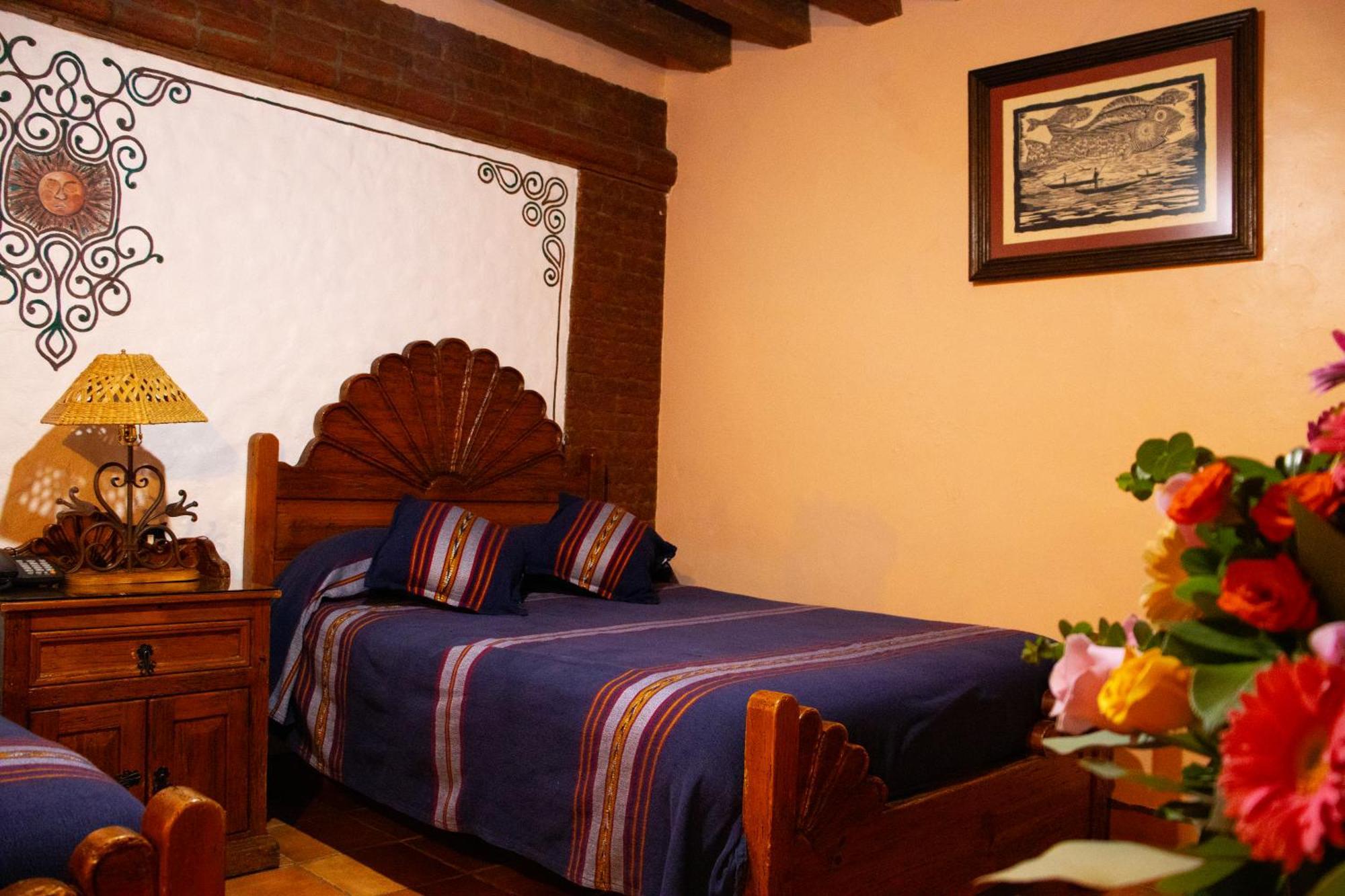 Hotel Los Escudos Pátzcuaro Exterior foto