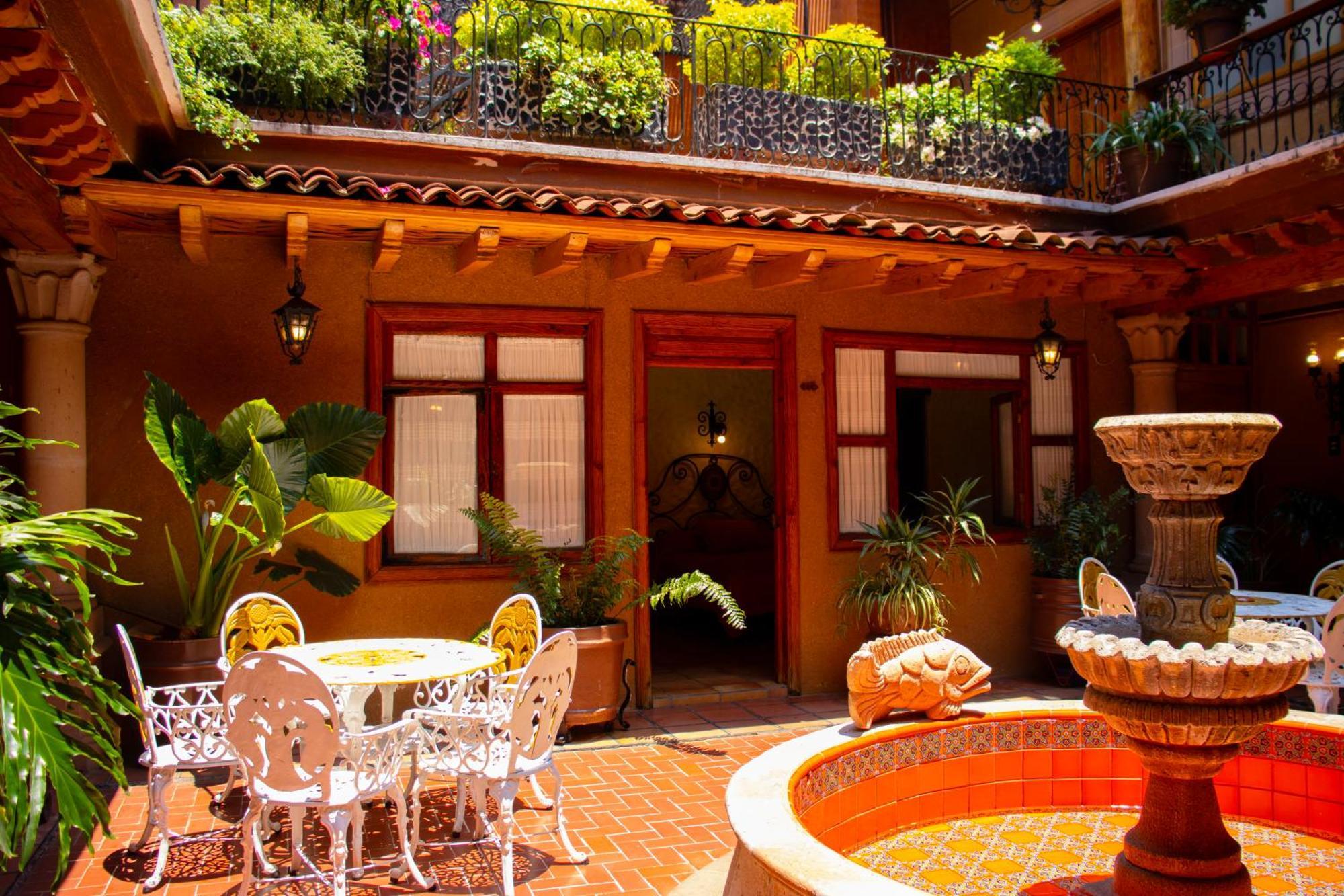 Hotel Los Escudos Pátzcuaro Exterior foto