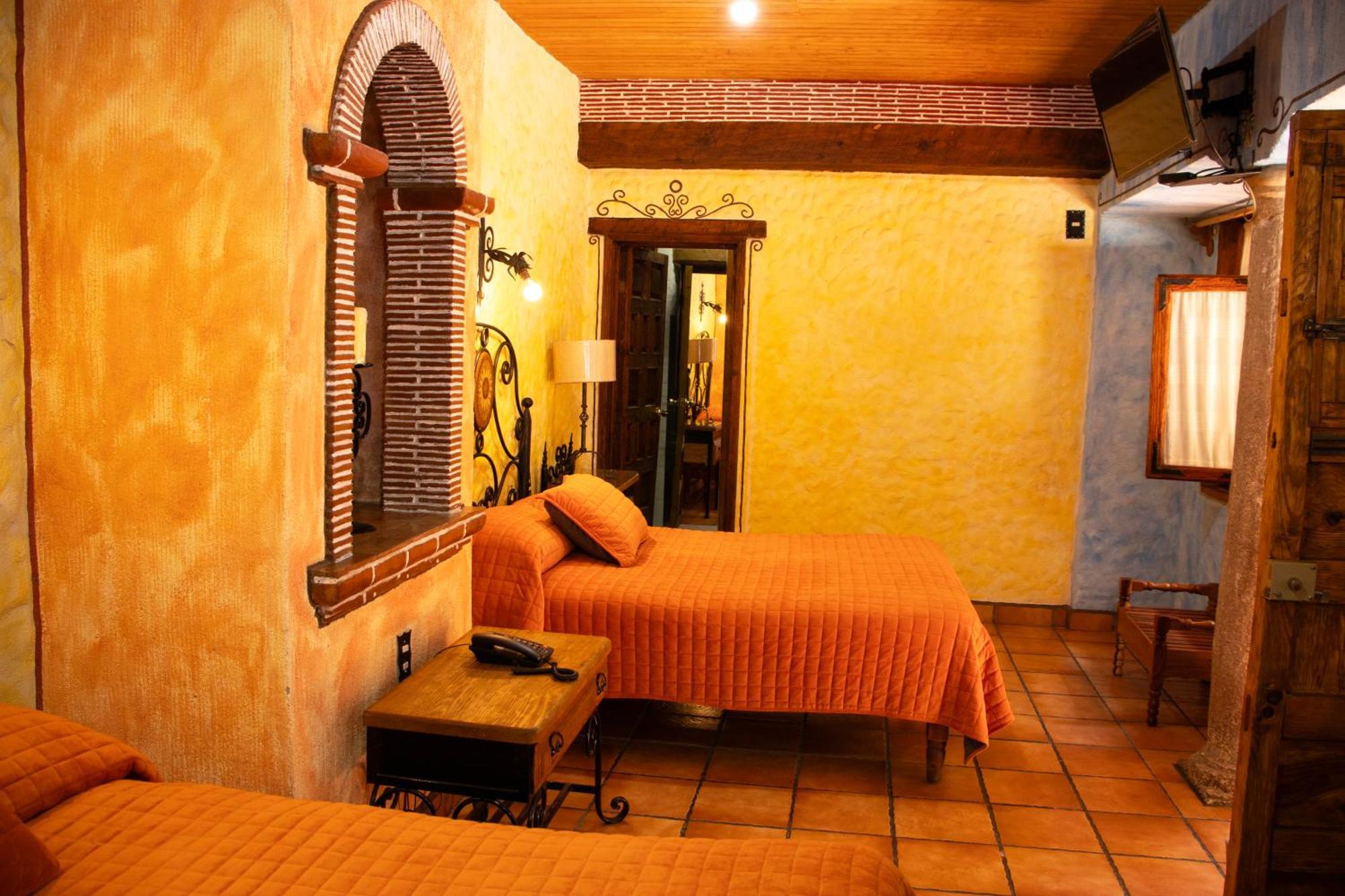 Hotel Los Escudos Pátzcuaro Exterior foto