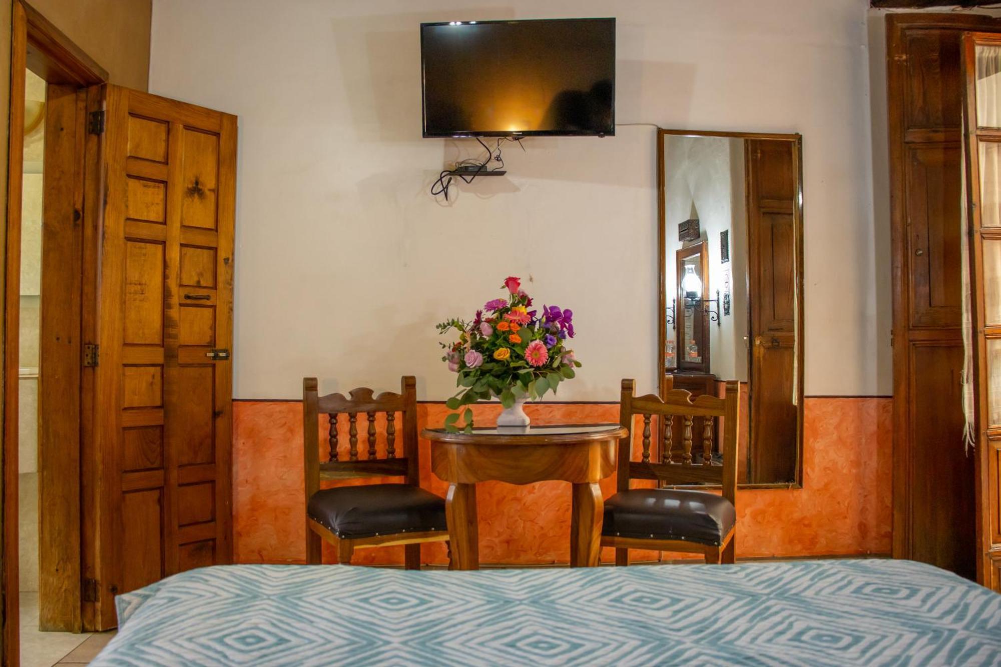Hotel Los Escudos Pátzcuaro Exterior foto